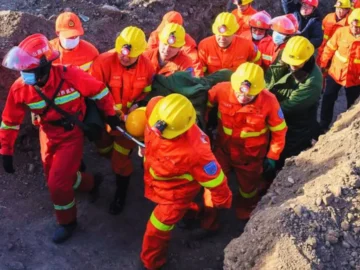 Secours après l’accident minier en Chine
