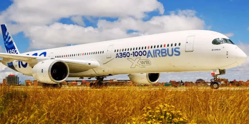 Un Airbus A350F d’Air China Cargo sur le tarmac avant un vol long-courrier de fret.