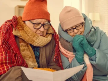 Travailleurs seniors inquiets après le décret retraite 2026.