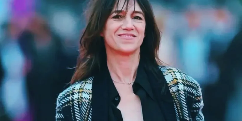 Charlotte Gainsbourg en Saint Laurent à Cannes