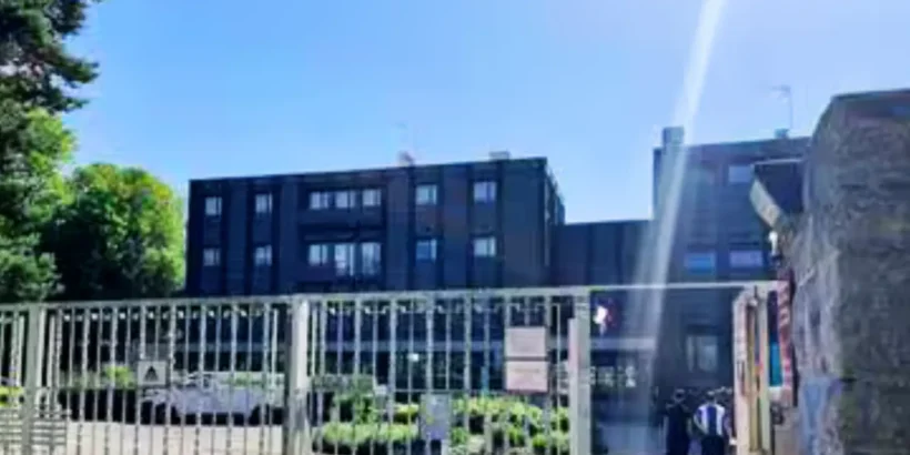 Enseignant de Dinard mis en examen devant un collège en Ille-et-Vilaine