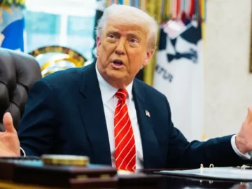 Donald Trump lors d’une déclaration sur les tensions entre les États-Unis et l’Iran au Moyen-Orient.