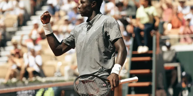 Scène de tension entre Moïse Kouamé et l’arbitre Vallejo sur le Court 7 de Roland-Garros.