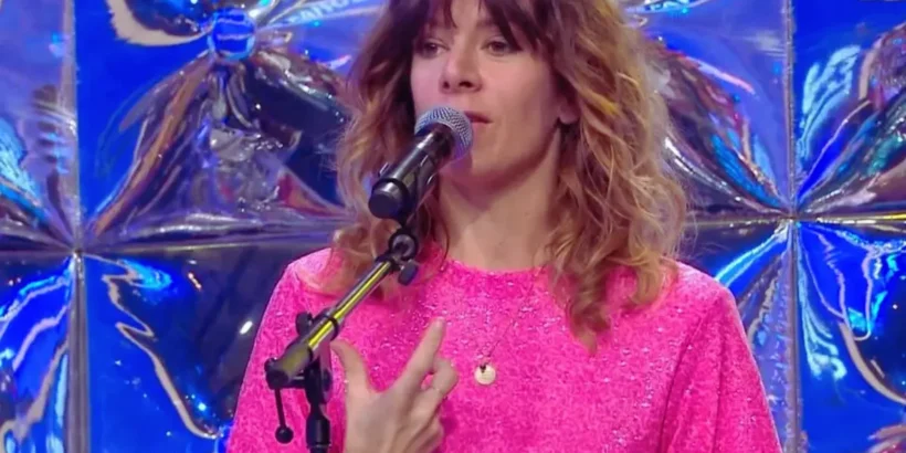 Magali Ripoll émue pendant une émission de télévision française