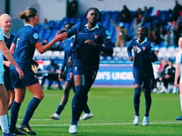 Les Bleuettes célèbrent leur qualification en finale après leur victoire contre la Norvège.