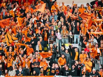 Supporters du Racing Club Narbonnais en tribunes sous tension