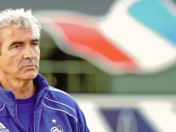 Raymond Domenech pendant la crise de Knysna avec les Bleus.