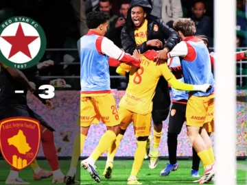 Rodez célèbre sa victoire 3-2 contre le Red Star au Stade de Paris.