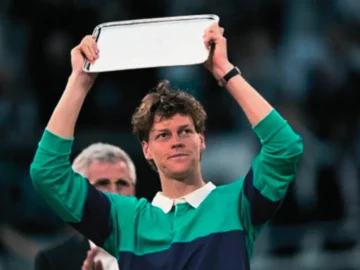 Jannik Sinner avant le tirage au sort de Roland Garros 2026.