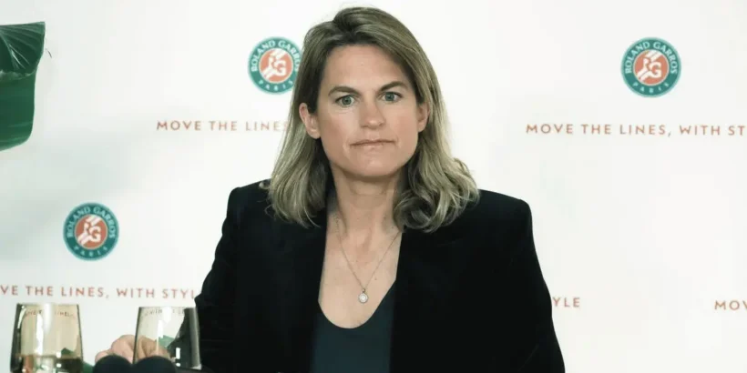 Amélie Mauresmo lors d’une conférence de presse avant Roland Garros 2026 à Paris