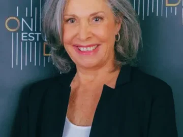 Sophie Garel souriante lors de ses années emblématiques à RTL avec Fabrice.