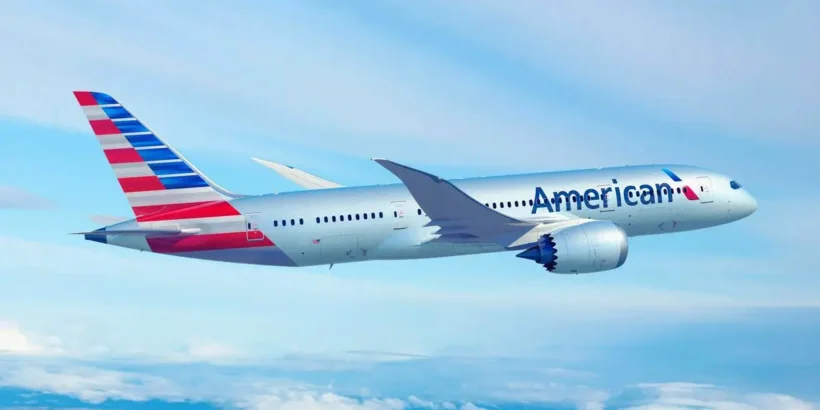 Avion American Airlines avec réseau Starlink en vol.