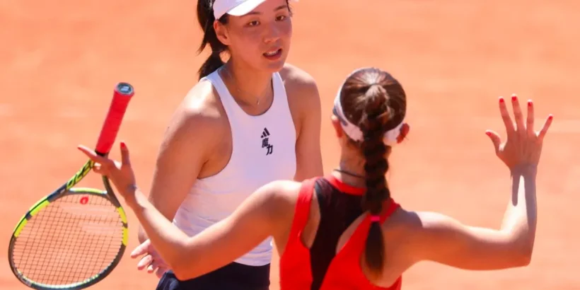 Tamara Korpatsch quitte le court sous tension après une poignée de main glaciale face à Wang Xinyu à Roland-Garros.