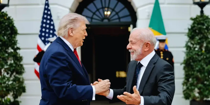 Illustration politique montrant les tensions entre les États-Unis et le Brésil avec Trump