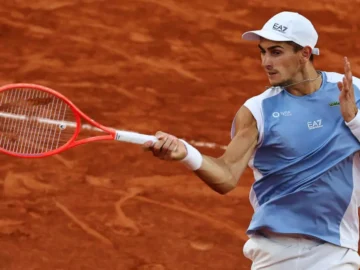Joueuses et joueurs en action lors des quarts de finale de Roland-Garros 2026 sur les courts en terre battue de Paris