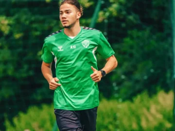Kenzo Kies lors d’un match de football