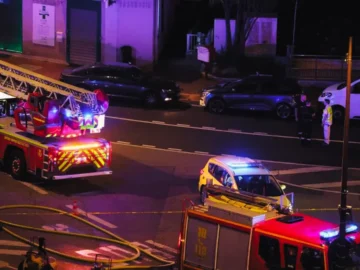 Forces de l’ordre et secours mobilisés après l’explosion survenue dans un immeuble résidentiel à Monaco.