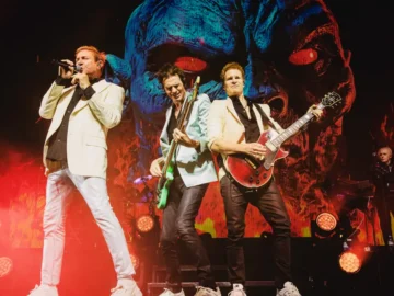 Duran Duran sur scène lors d’un concert international avant leur passage à l’Accor Arena de Paris.