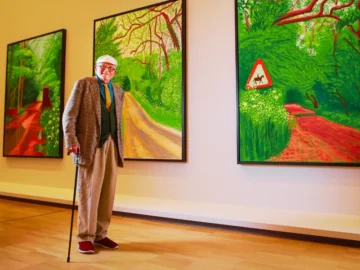 David Hockney, artiste britannique dont l’œuvre a profondément marqué l’art contemporain