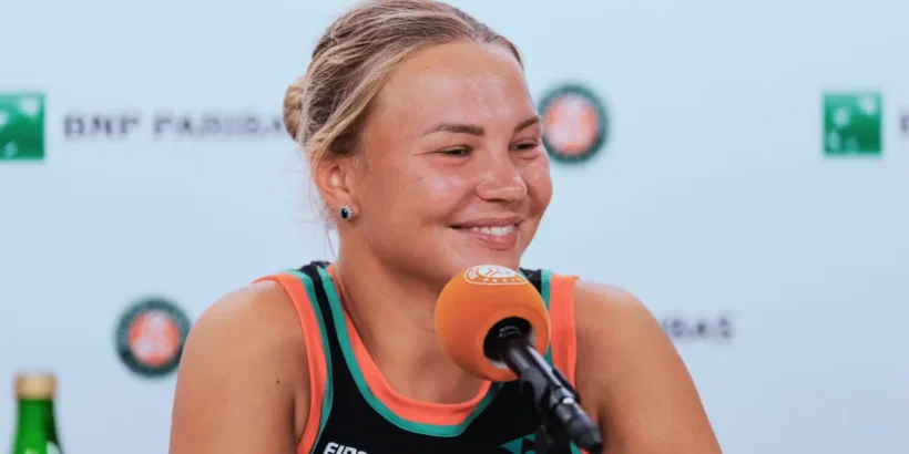 Diana Shnaider lors d'un match de Roland-Garros 2026.