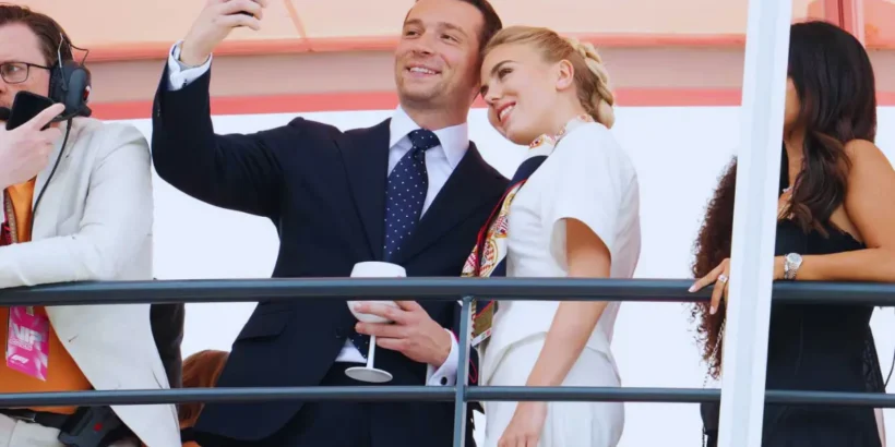 Jordan Bardella et Maria Carolina lors du Grand Prix de Monaco