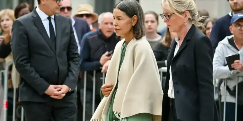Lalla Meryem lors de l’hommage à Bernadette Chirac aux côtés de la famille Chirac à Paris.