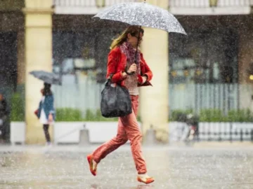 Ciel sombre au-dessus de Paris avant une dégradation météo annoncée