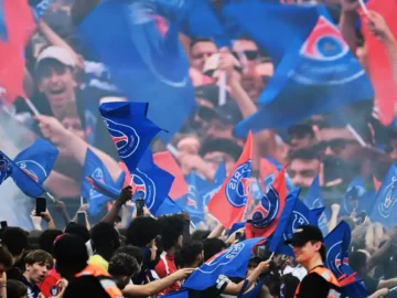 PSG boutique prise d'assaut par les supporters après le premier sacre européen historique du Paris Saint-Germain.