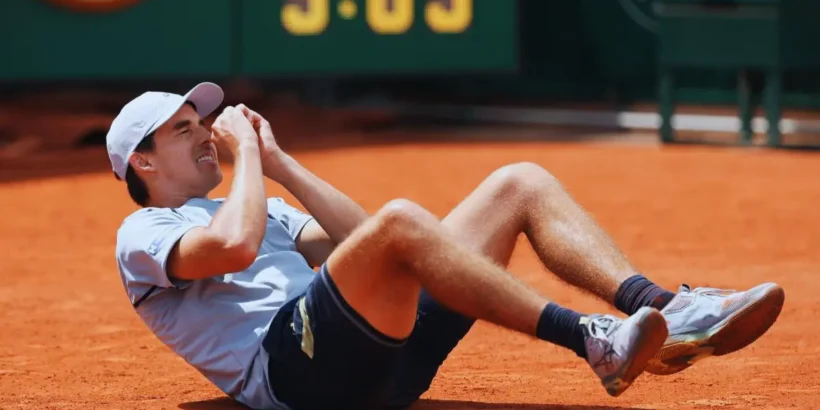 Zachary Svajda célèbre sa qualification historique à Roland-Garros 2026